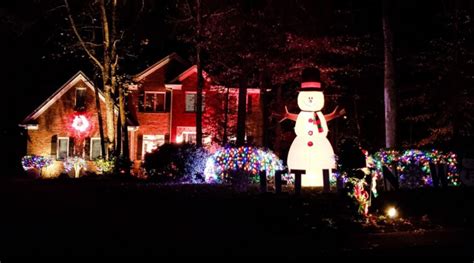 The 14 Best Animated Christmas Yard Decorations For Your Home In 2021