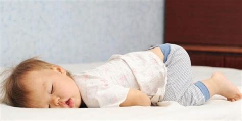 Dari 3 Jenis Posisi Tidur Bayi Manakah Yang Paling Aman Idnarmadi