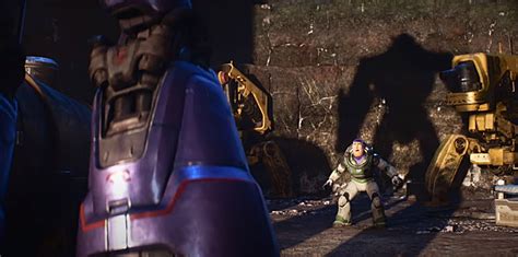 Buzz Lightyear Enfrenta Zurg Em Trailer De Seu Filme De Origem