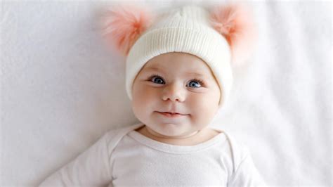 Ab wann darf man mit baby fliegen? Babylächeln: Ab wann lächelt das Kind bewusst?