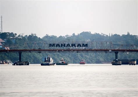 The Mighty Mahakam River With Photos Indoneo