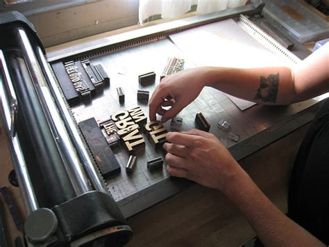 It's sweet when it should be raunchy, or vice versa, and the result is a movie that seems uneasy with itself. Kyle Durrie : Road Trip typographique