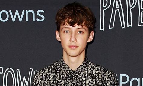 Who Is Troye Sivan Five Things To Know About The Singer Music