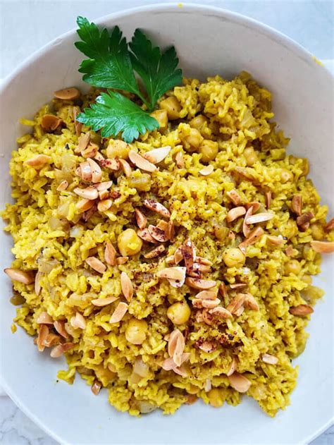 Delicious Arabic Yellow Rice With Chickpeas The Hint Of Rosemary