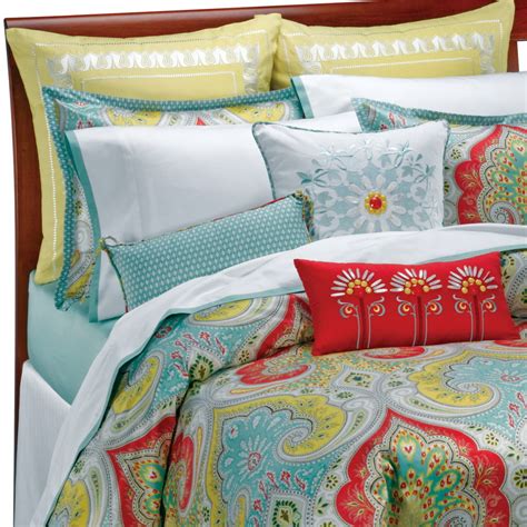 Brightly Colored Duvets For Spring And Custom Garden