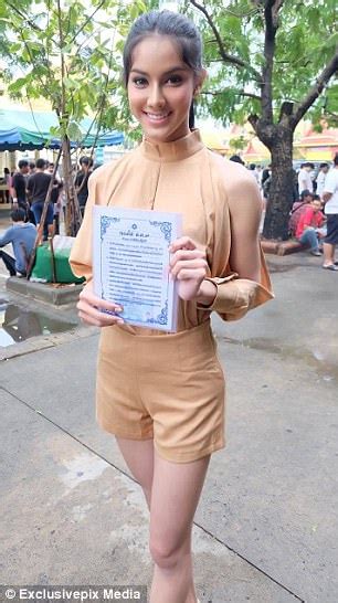 Trans Women Forced To Go To Army Conscription In Thailand Daily Mail