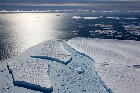 Antarctic Researchers Rare View Of An Ice Shelf Calving Antarctic