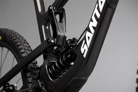 2020 Santa Cruz Nomad Carbon R Bike Reviews Comparisons Specs