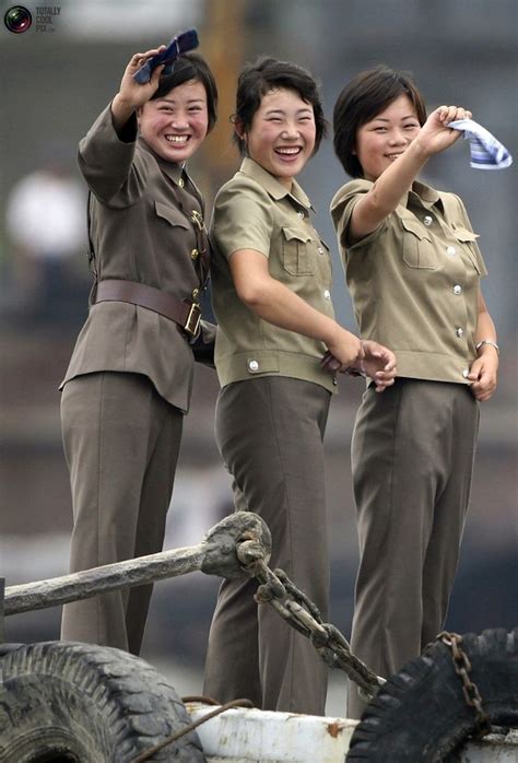 North Korean Female Soldiers Coreia Do Norte República Popular Democrática Da Coreia Chinesas