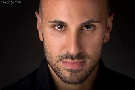 Diplomato alla ilas di napoli | appassionato di arte e social media marketing. Teatro Sannazaro/Donna Madonna: Vincenzo De Lucia interpreta la femminilità "inciuciata" tra ...