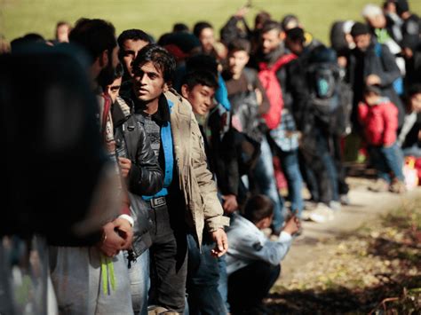 Austrian Asylum Centre Employees Receive Death Threats From Migrants