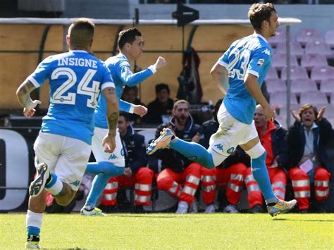 Serie A Napoli Stay In Hunt For Title After Win Over Verona Football