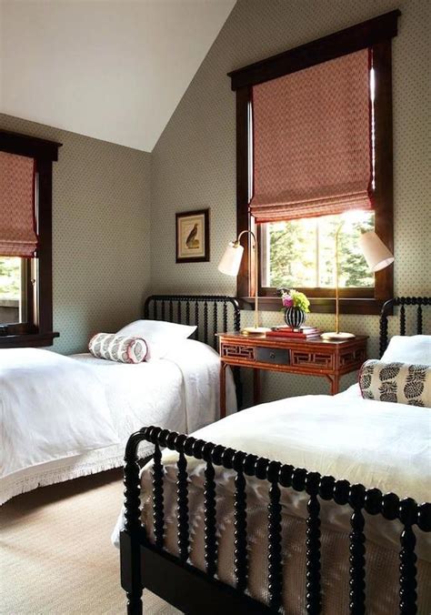 Sophisticated Twin Beds 20 Ideas For Grownup Bedrooms Traditional