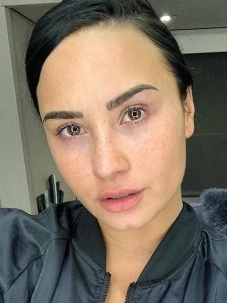 Demi Lovato Aparece Sem Maquiagem E Se Diz Orgulhosa
