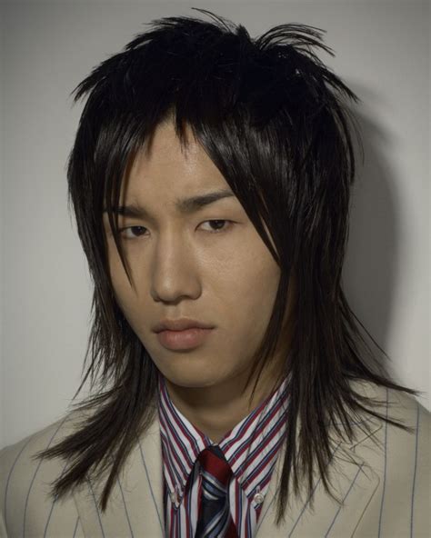 10 new asian guys with long hair. Long Asian men's hairstyle with chopped lines and smooth ...