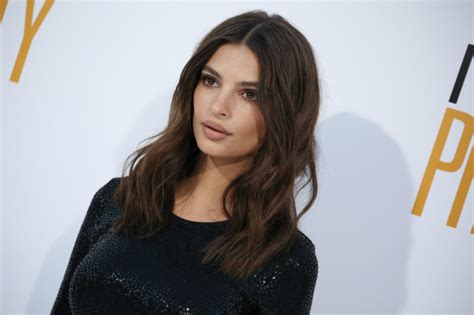 Emily Ratajkowski Bared Her Belly Button In This Nearly 9000 Sequined