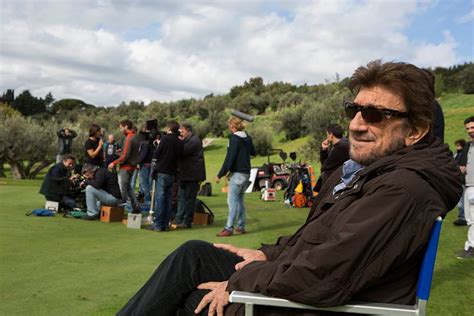 Non ci tenevamo particolarmente al matrimonio quando eravamo giovani, ma non lo escludiamo. Gigi Proietti età, moglie, figli, altezza e peso: cosa ...