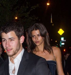 Difference between boyfriend and being girlfriend and he asked me what the signs and search over 40 million singles: Priyanka Chopra Boyfriend List vs Nick Jonas Girlfriend ...