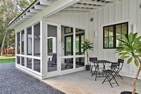 Today i am going to take you on a little tour of our front yard, porch and entry. Low-Budget Porch Makeover Ideas for Summer | HGTV's ...