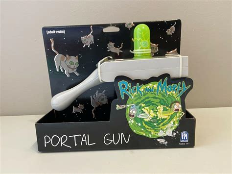 Rick And Morty Portal Gun Toy Adult Swim Collectible Cosplay Prop New