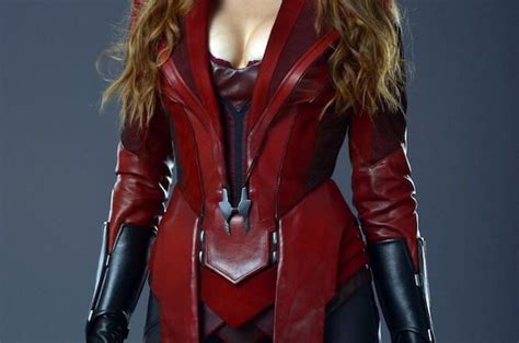 Elizabeth Olsen Wishes Her Avengers Costume Didnt Show So Much
