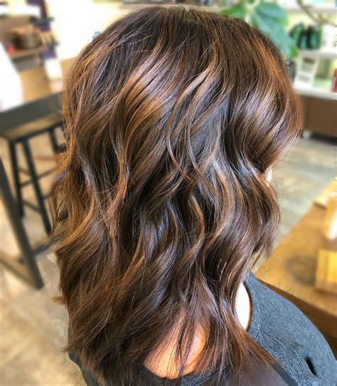 Having brown hair with highlights gives your hair more dimension and pop. 2020 Popular Medium Brown Tones Hairstyles With Subtle Highlights