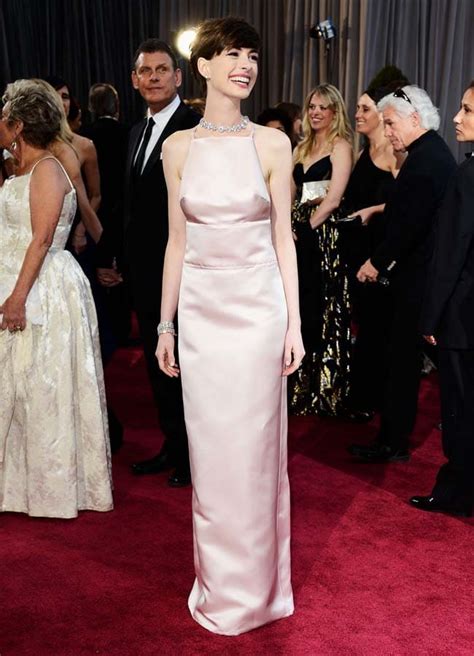 Dress Drama Anne Hathaway Issued Apology For Oscars Dress
