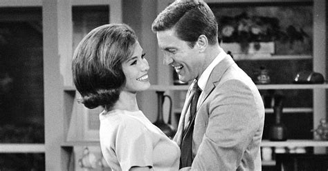 Dick Van Dyke Pays Tribute To Tv Wife Mary Tyler Moore Best 5 Years Of My Life