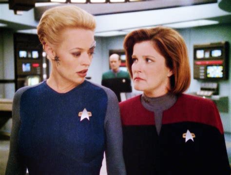 Seven Of Nine And Captain Janeway Seven Of Nine Star Trek Voyager