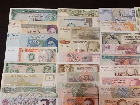 Lot 52 Different World Banknotes 2 Ebay