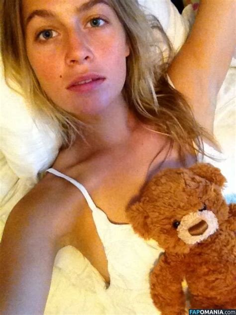 Annie Mcginty Nude Leaked Photo Fapomania