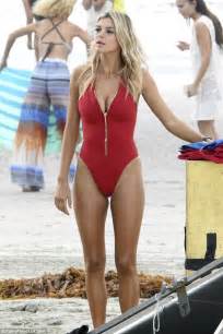 Baywatch Newcomer Kelly Rohrbach Had Swimsuit Fittings Daily Mail