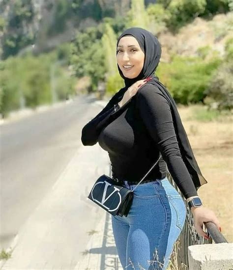 Pin By Zaki Mode On Hijab Mod Curvy Women Jeans Curvy Women Outfits