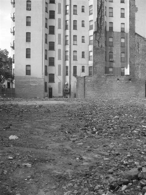 Socioeconomic factors play key role in COVID- | EurekAlert!