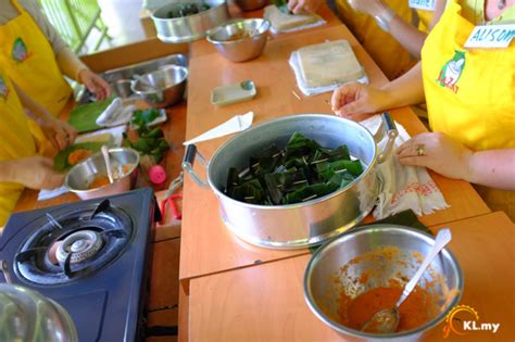 The best cooking classes in malaysia according to viator travelers are LaZat Malaysian Cooking Class - goKL.my