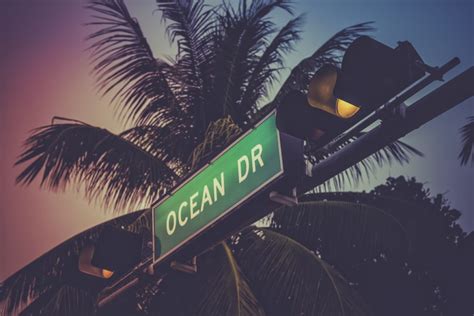 Miami beach is one of the most famous urban beach resorts in the united states. Ocean Drive sign in Miami Beach - Custom Wallpaper