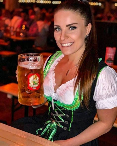 Busty Girls And Seas Of Beer Oktoberfest 2019 50 Pics Izispicy Com