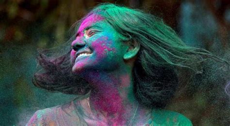India Celebrates Holi Wishes Pour In From Across The World India