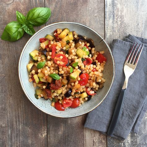 A cagliari, per esempio, è molto comune la fregola con la zuppa di pesce. Fregola sarda con verdure - La Cucina Salutare