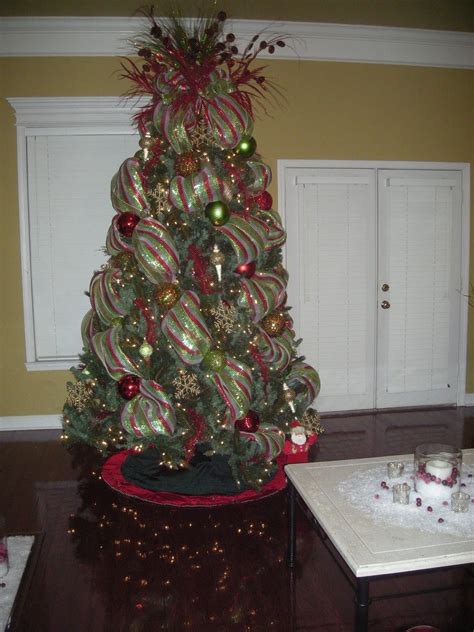 How To Put Decorative Mesh On A Christmas Tree Christmas