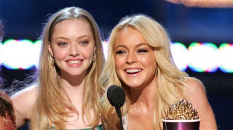 Lindsay Lohan Amanda Seyfried Reminisce About Mean Girls 18 Years