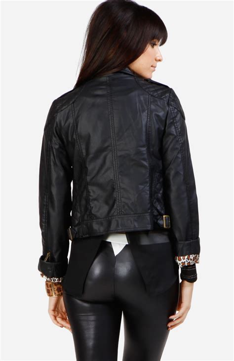 thriller faux leather jacket in black dailylook