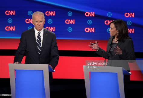 Democratic Presidential Candidate Sen Kamala Harris 11speaks While