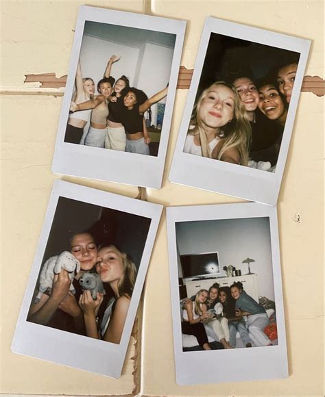 Friends Sleepover Polaroids 💕 Cute Friend Poses Poloroid Pictures