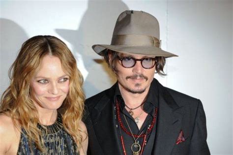 Vanessa Paradis Mère Courage Dans Café De Flore