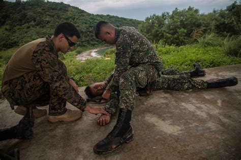 Us And Philippine Marines Conduct Medical Training Nara And Dvids