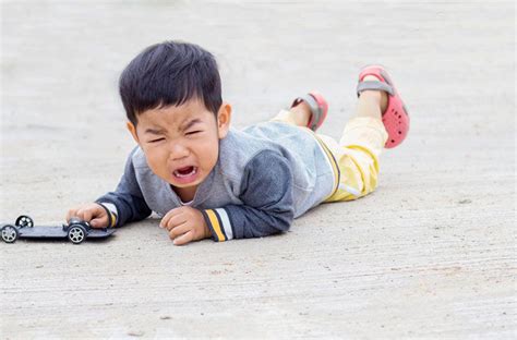 How To Handle Your Toddlers Temper Tantrums Mummyfique