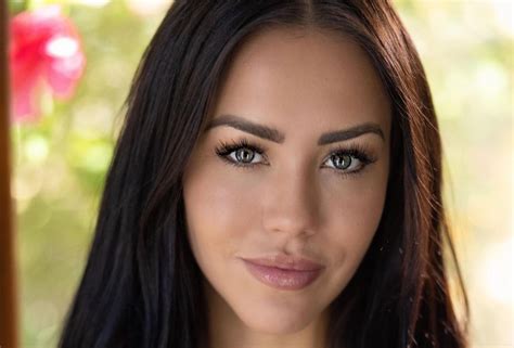 Alina Lopez Bio Age Height Fitness Models Biography