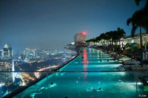 380,000 gallons (1,438,456 liters) stainless this unique structural masterpiece, designed by visionary architect moshe safdie, spans the width of all three soaring marina bay sands hotel towers. 17 Best images about Swimming pools on Pinterest ...