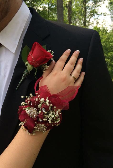 Pin By Mckinley Wells On Prom Ideas Prom Corsage And Boutonniere